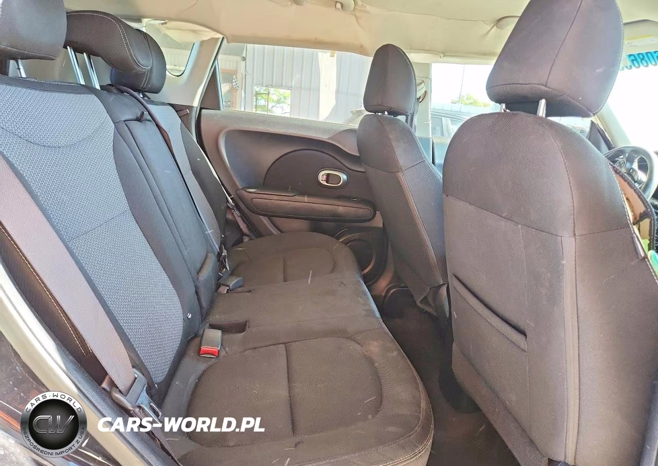 2018 Kia Soul + VIN:KNDJP3A50J7610176 - 11