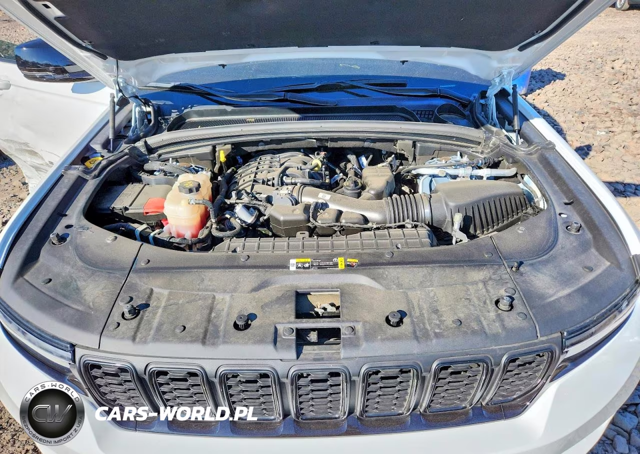 2025 Jeep Grand Cherokee Laredo VIN:1C4RJHAGXSC265704 - 12