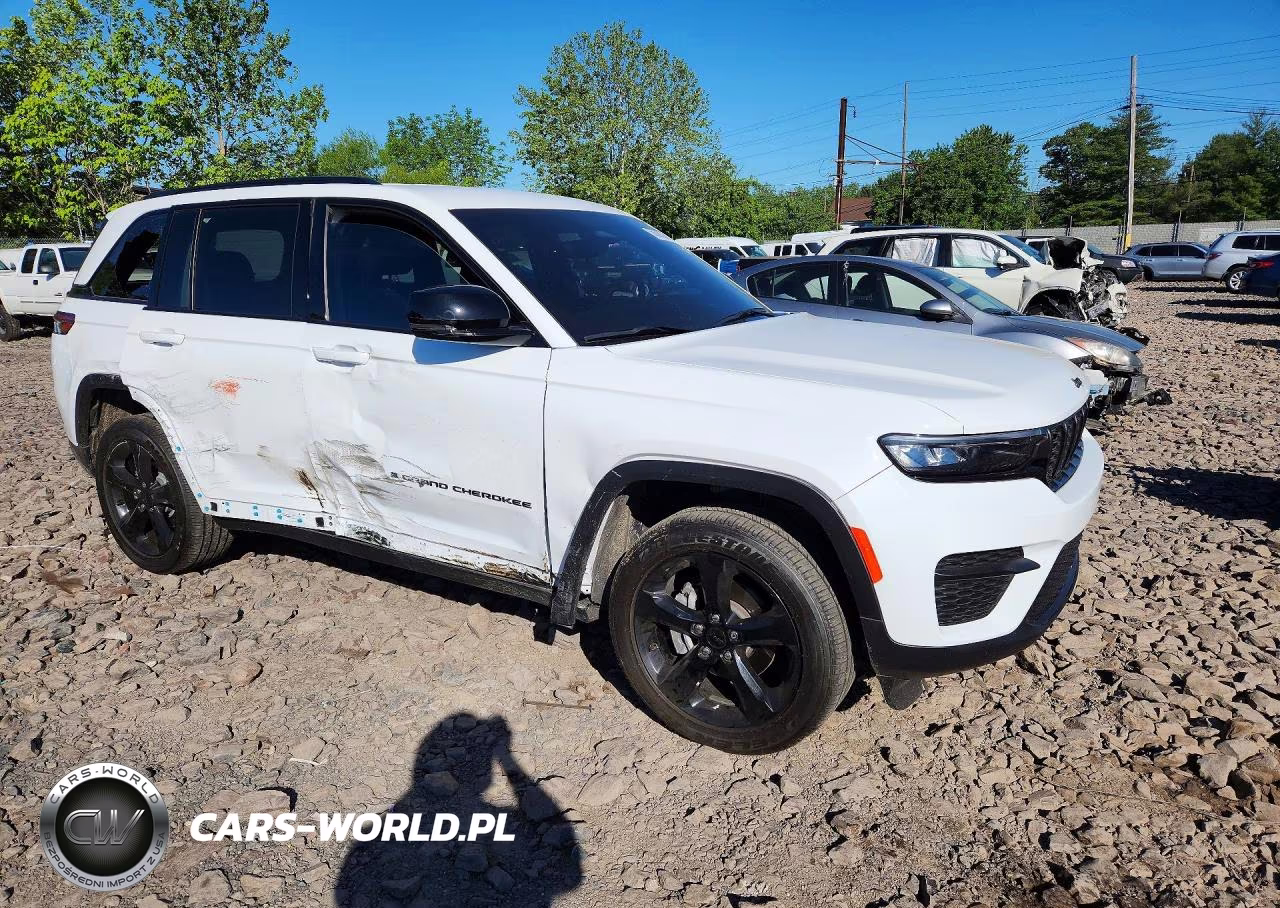 2025 Jeep Grand Cherokee Laredo VIN:1C4RJHAGXSC265704 - 4