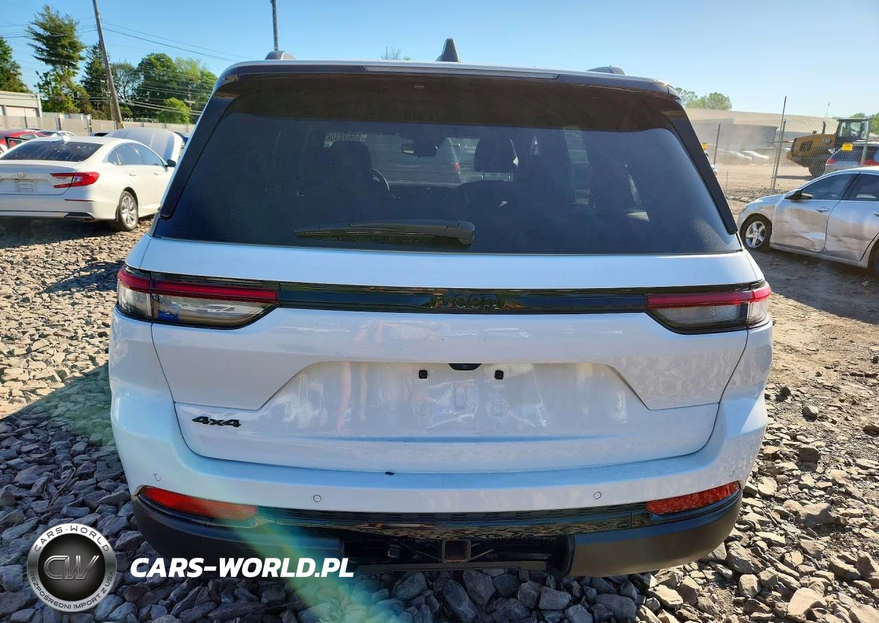 2025 Jeep Grand Cherokee Laredo VIN:1C4RJHAGXSC265704 - 6