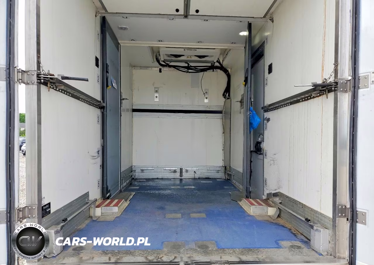 2020 Ford Transit Delivery Truck VIN:1FDBW5Z84LKA71137 - 10