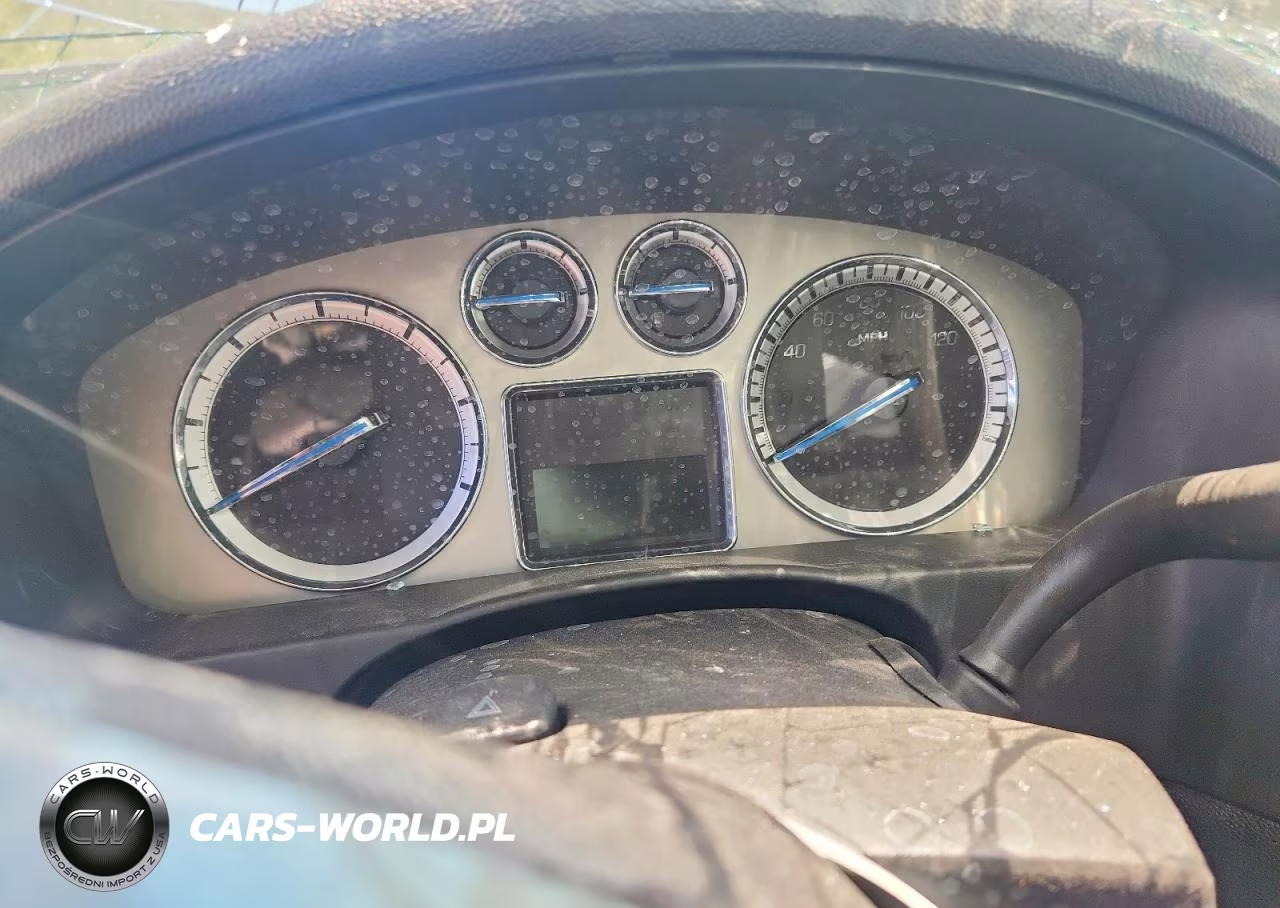 2010 Cadillac Escalade Luxury VIN:1GYUKBEF3AR211866 - 9