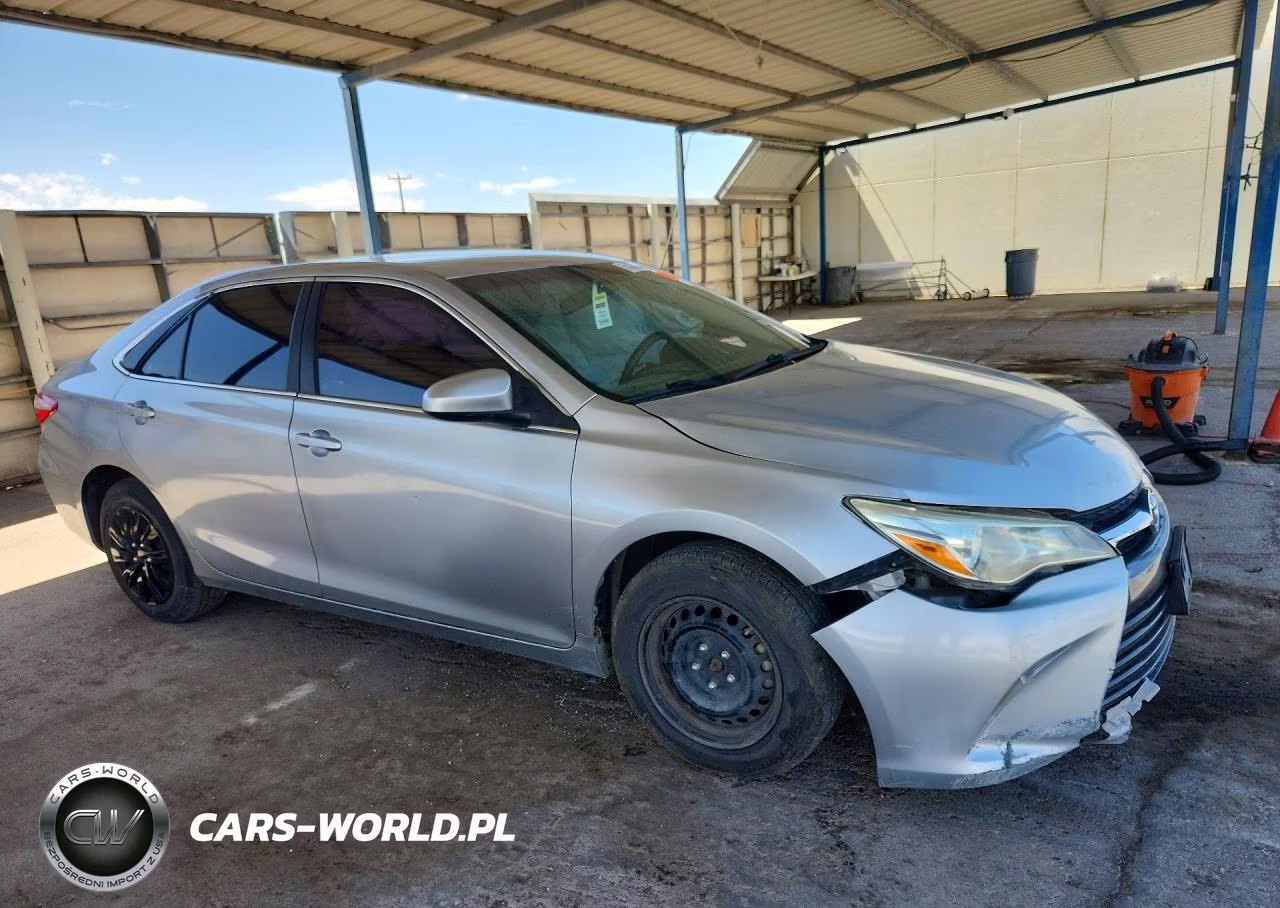2017 Toyota Camry Le VIN:4T1BF1FK7HU668500 - 4