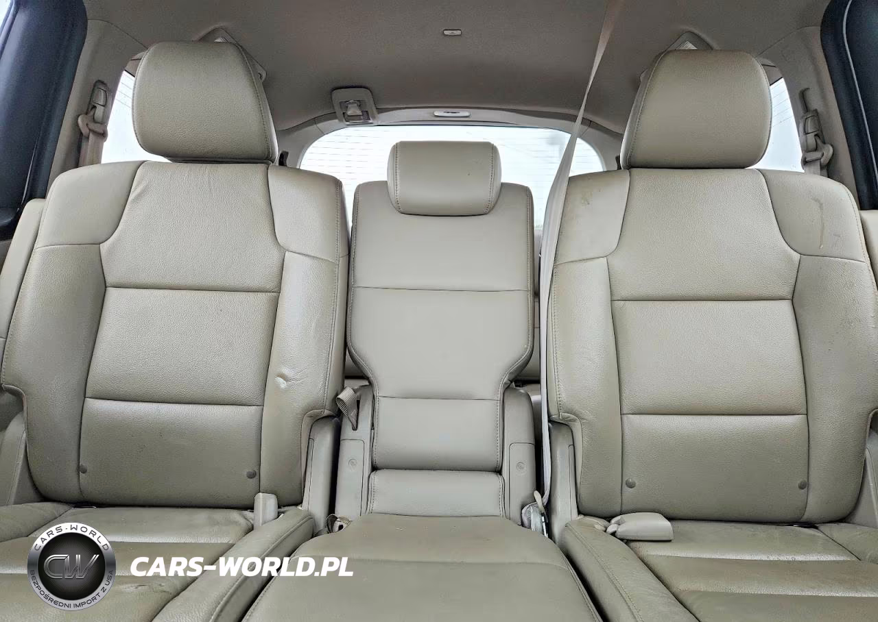 2016 Honda Odyssey Touring VIN:5FNRL5H98GB147385 - 10