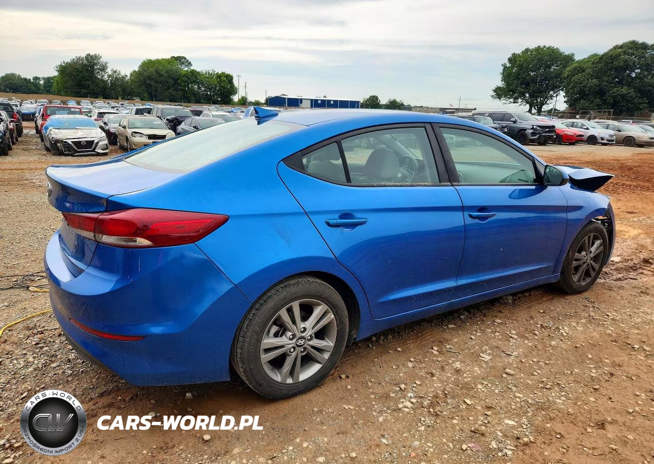 2018 Hyundai Elantra Sel VIN:5NPD84LF5JH334272 - 3