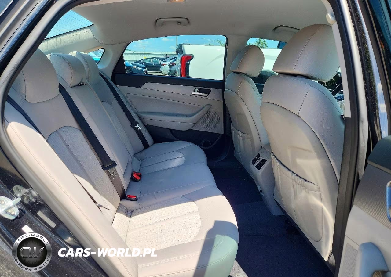 2019 Hyundai Sonata Plug-In Hybrid VIN:KMHE14L26KA093784 - 10