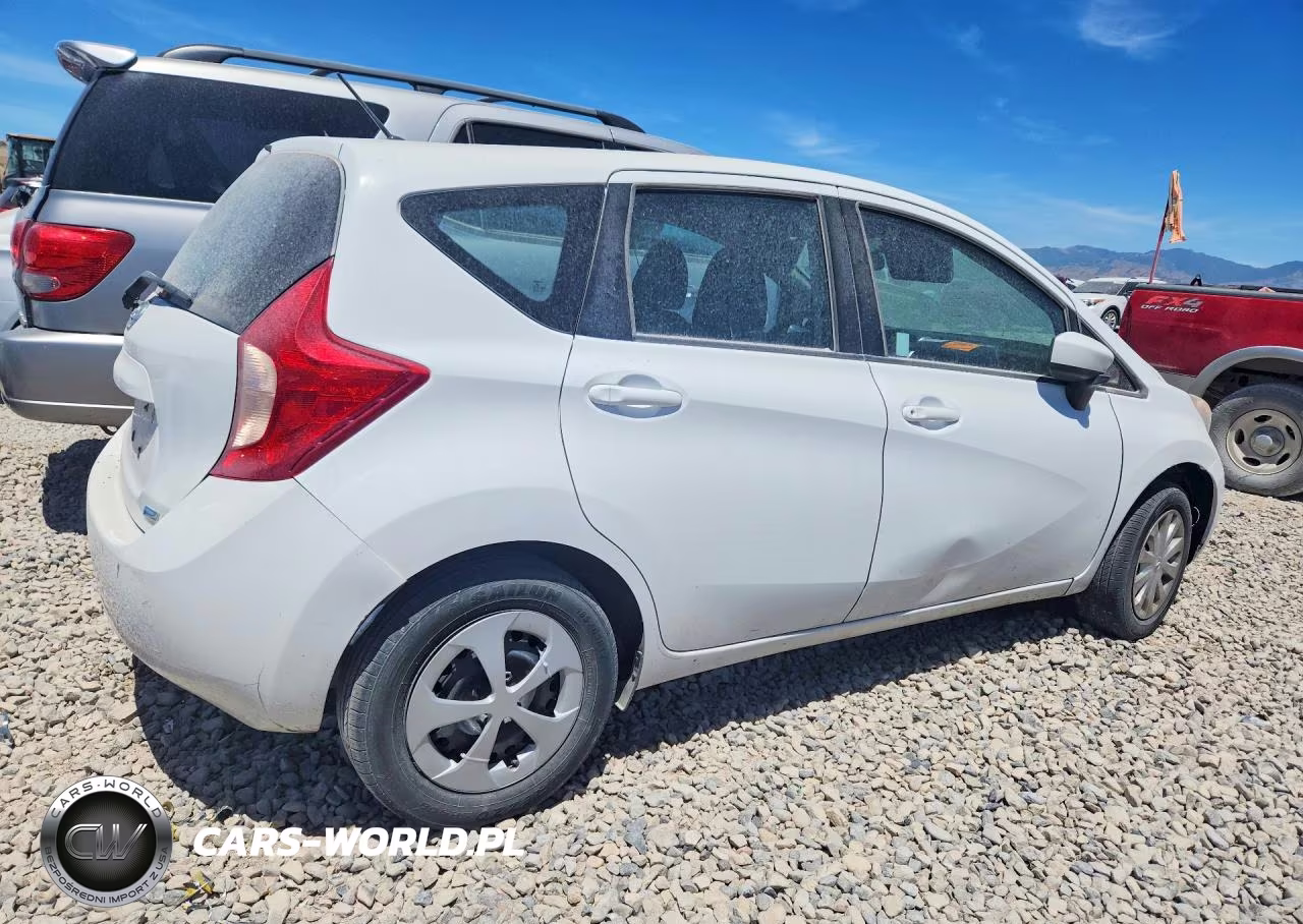 2016 Nissan Versa Note S Plus VIN:3N1CE2CP0GL367287 - 3