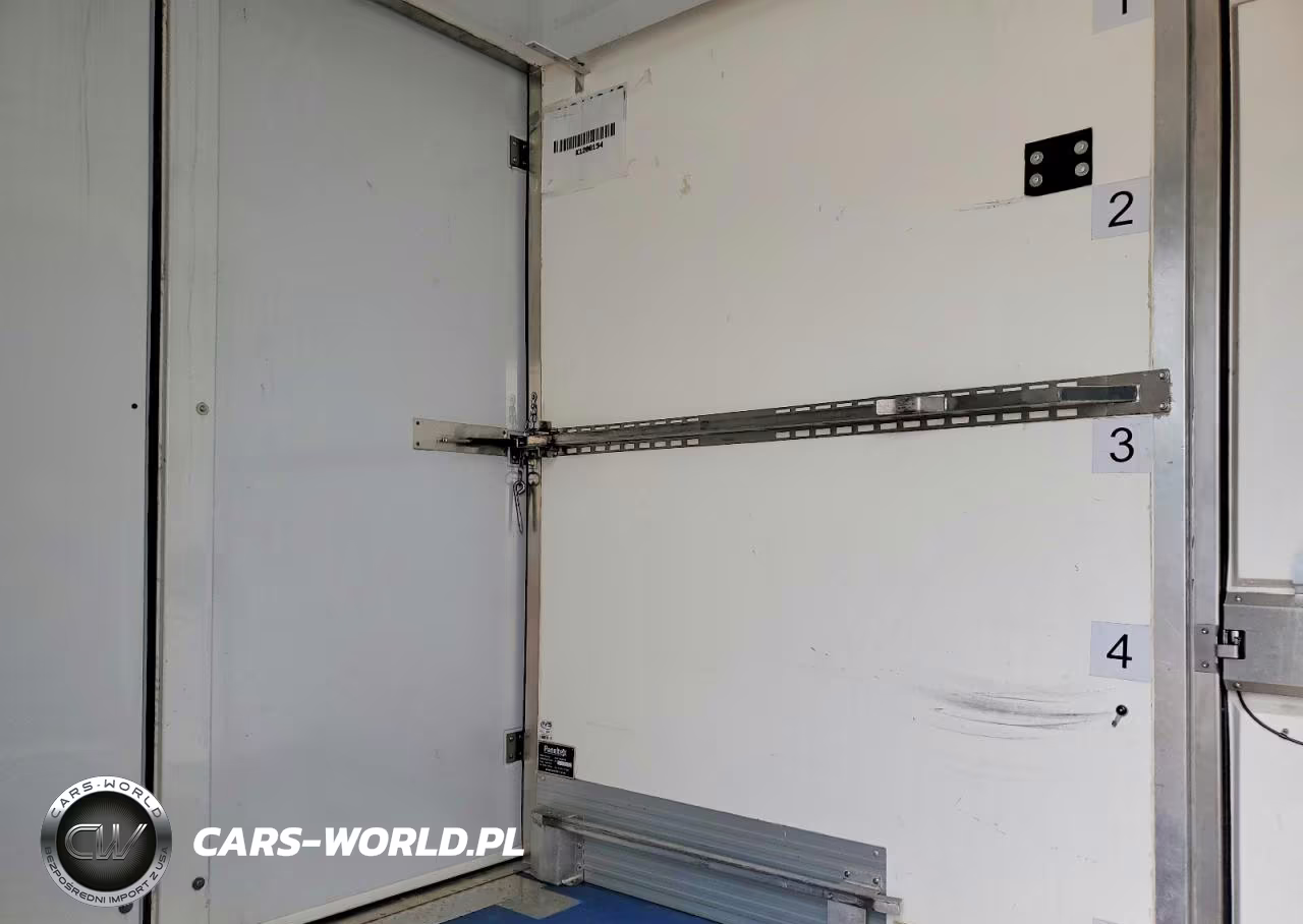 2020 Ford Transit Delivery Truck VIN:1FDBW5Z85LKB24931 - 10