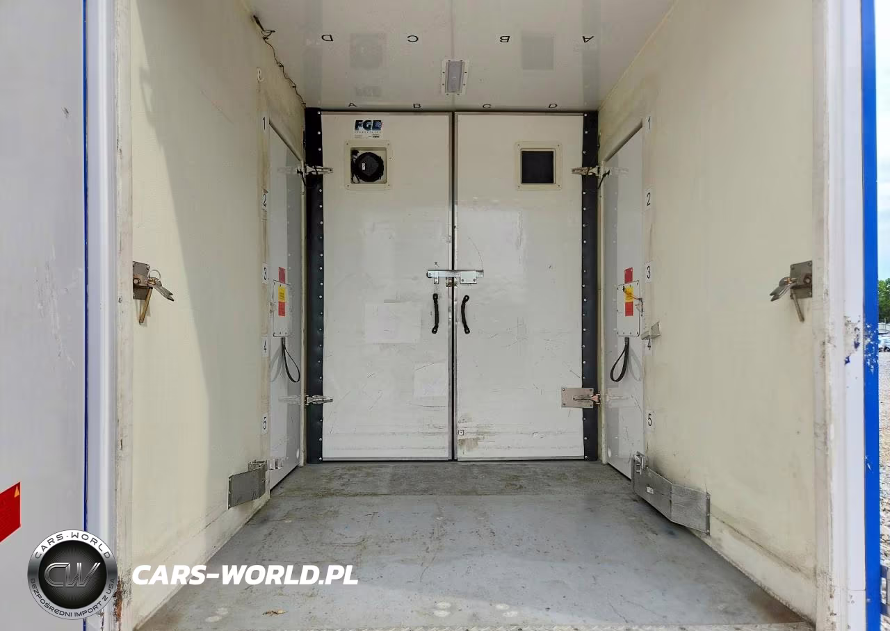 2022 Ford Transit Refrigerated Delivery Truck VIN:1FDBW5Z82NKA01459 - 10