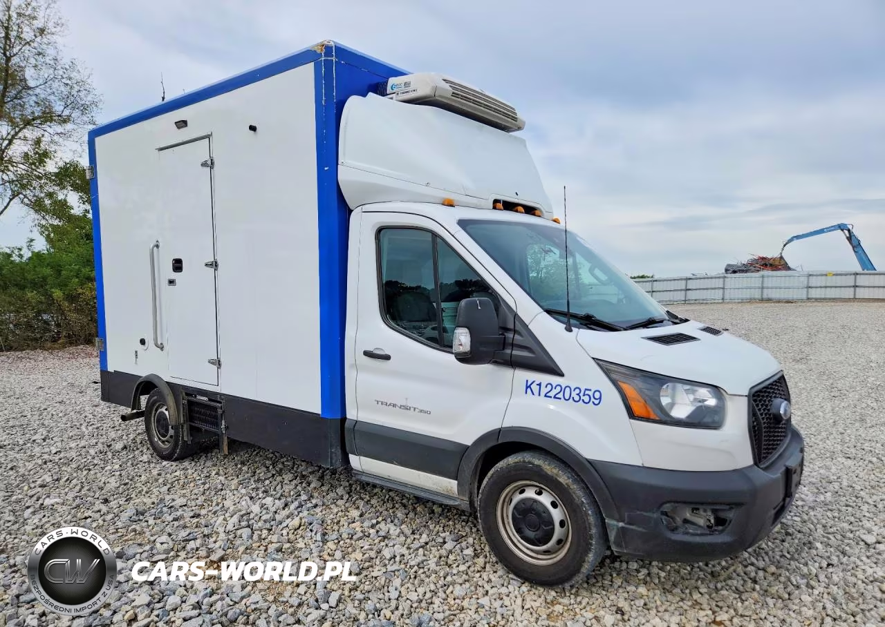 2022 Ford Transit Refrigerated Delivery Truck VIN:1FDBW5Z82NKA01459 - 4