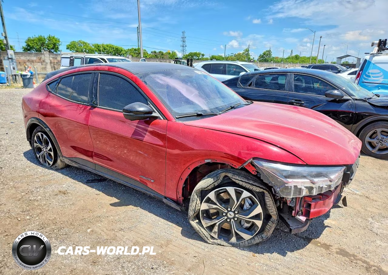 2021 Ford Mustang Mach-E Premium VIN:3FMTK3RM2MMA18979 - 4