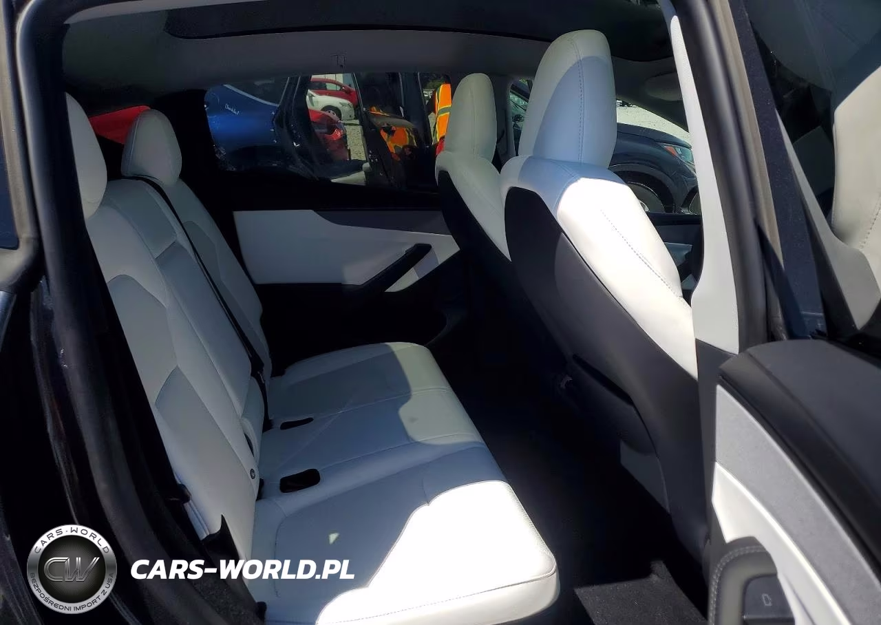 2026 Tesla Model Y VIN:7SAYGDEE3TA466375 - 10
