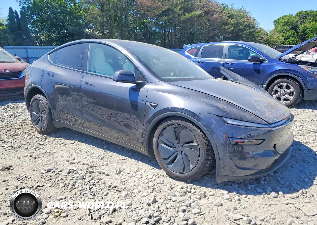2026 Tesla Model Y VIN:7SAYGDEE3TA466375 - 4