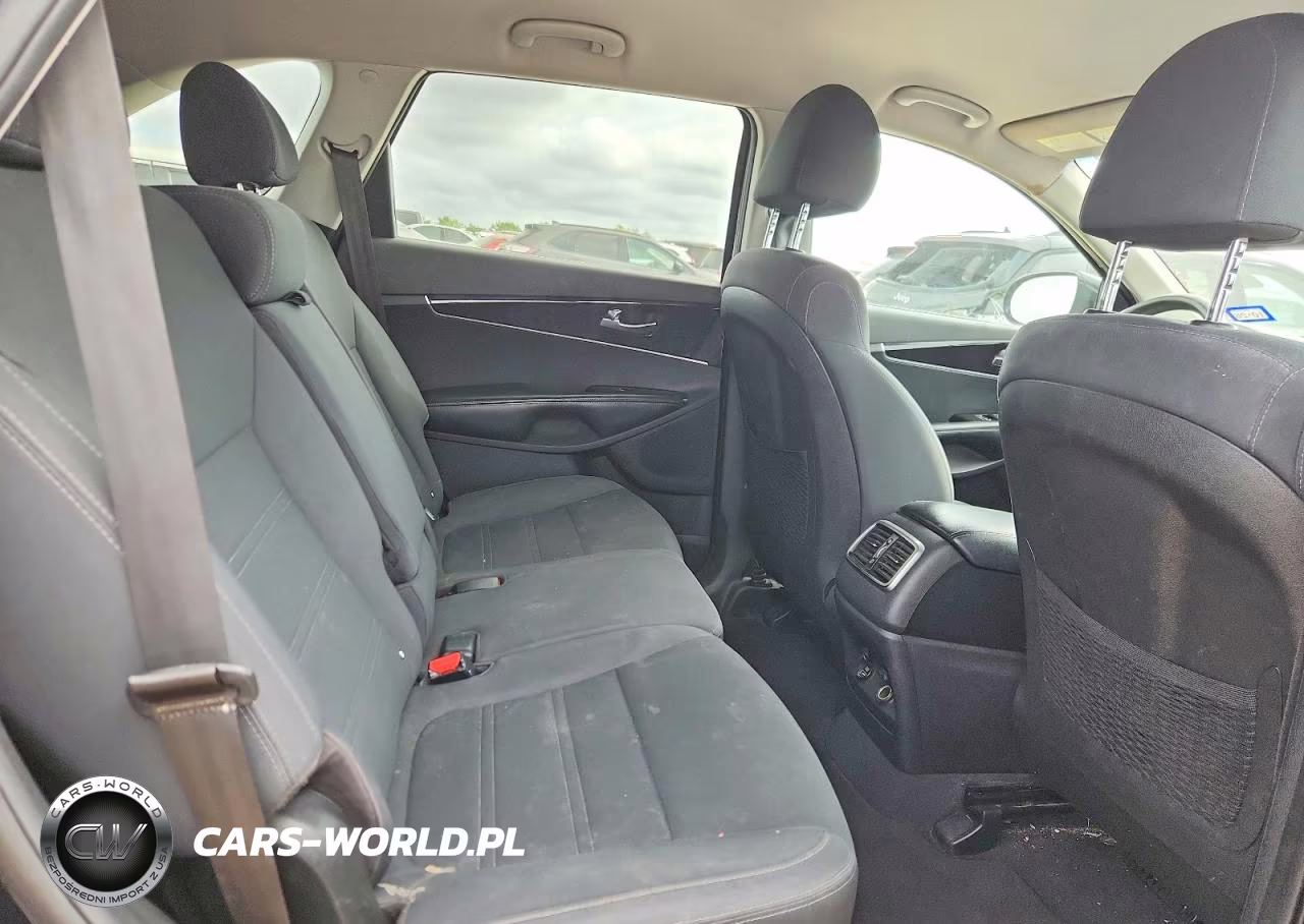 2019 Kia Sorento Lx VIN:5XYPG4A39KG463522 - 11