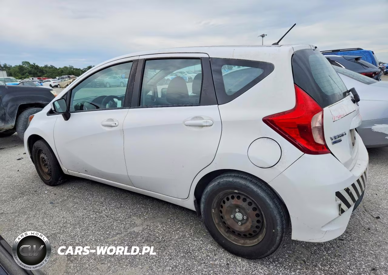 2018 Nissan Versa Note S VIN:3N1CE2CPXJL353730 - 2