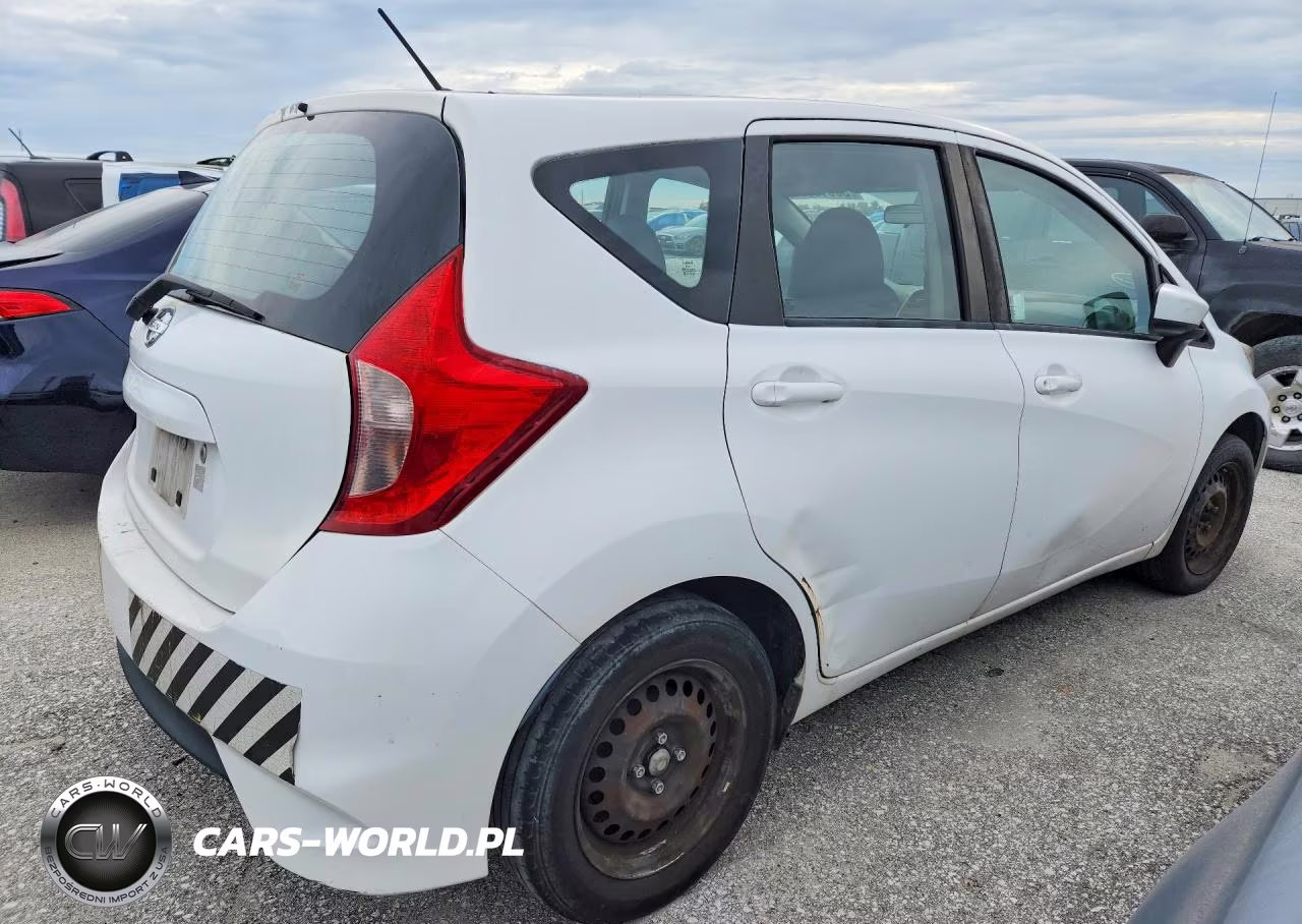 2018 Nissan Versa Note S VIN:3N1CE2CPXJL353730 - 3