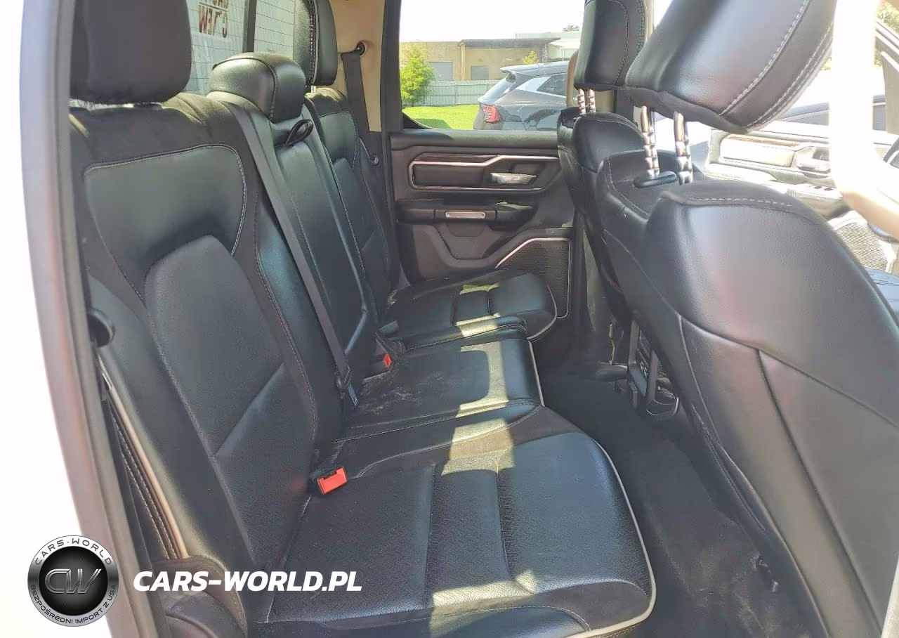 2020 Ram 1500 Laramie VIN:1C6SRFDT7LN317052 - 10