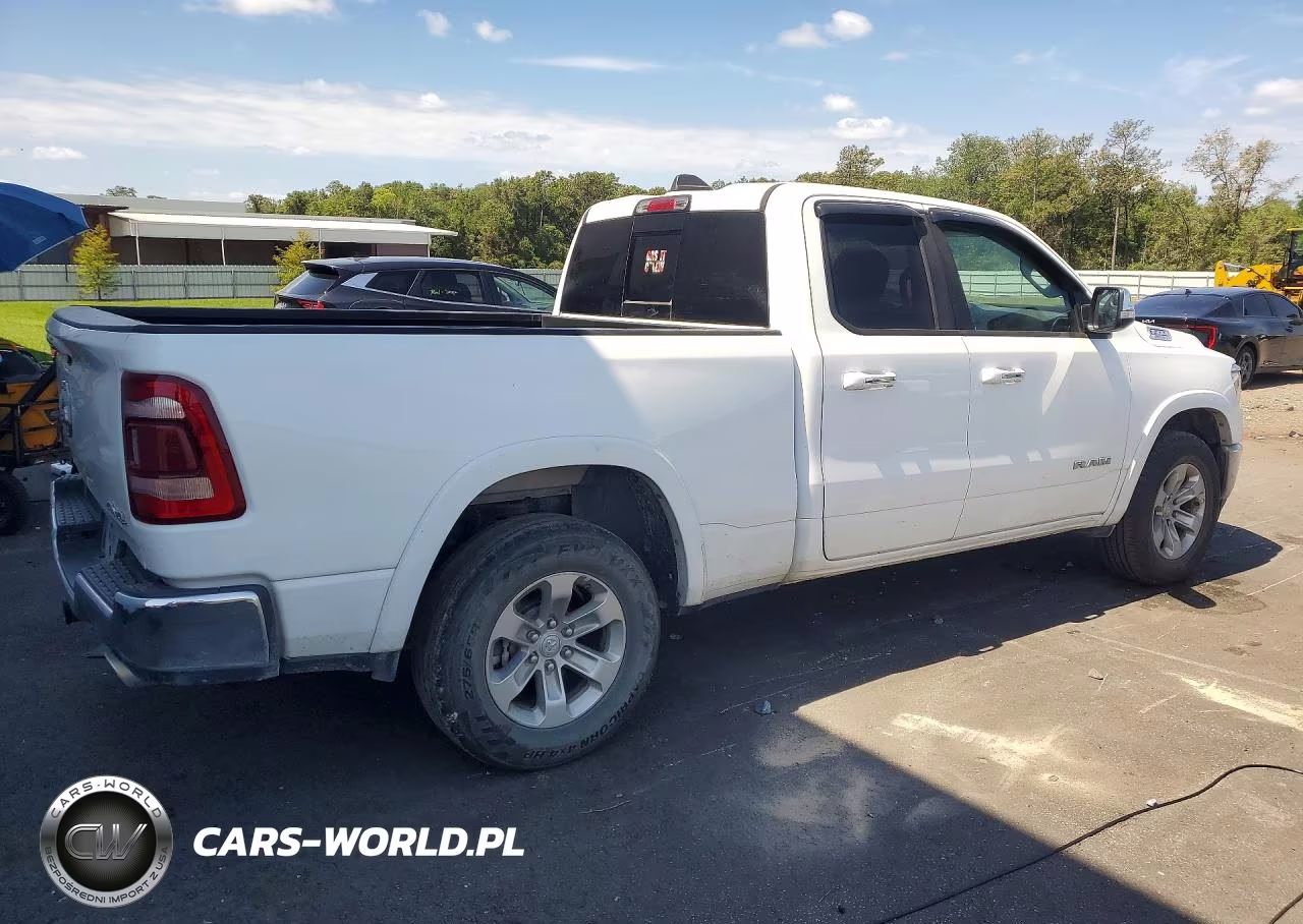 2020 Ram 1500 Laramie VIN:1C6SRFDT7LN317052 - 3