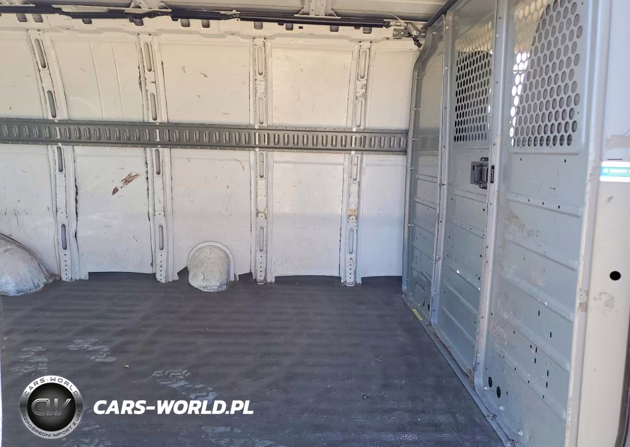 2013 Chev Express G2500 VIN:1GCWGGCA7D1104620 - 11
