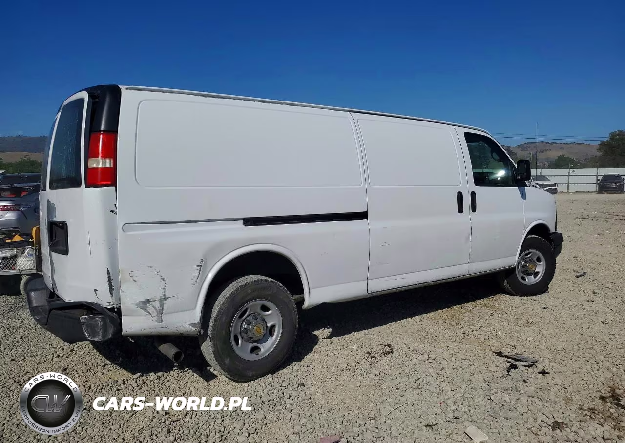 2013 Chev Express G2500 VIN:1GCWGGCA7D1104620 - 3