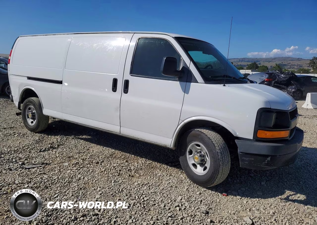 2013 Chev Express G2500 VIN:1GCWGGCA7D1104620 - 4