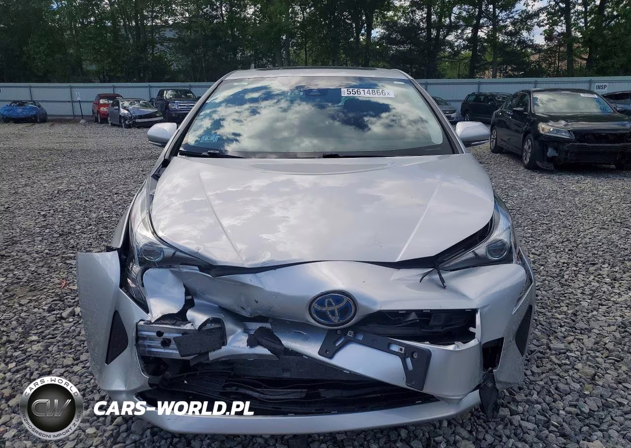 2018 Toyota Prius Four VIN:JTDKARFU3J3055417 - 5
