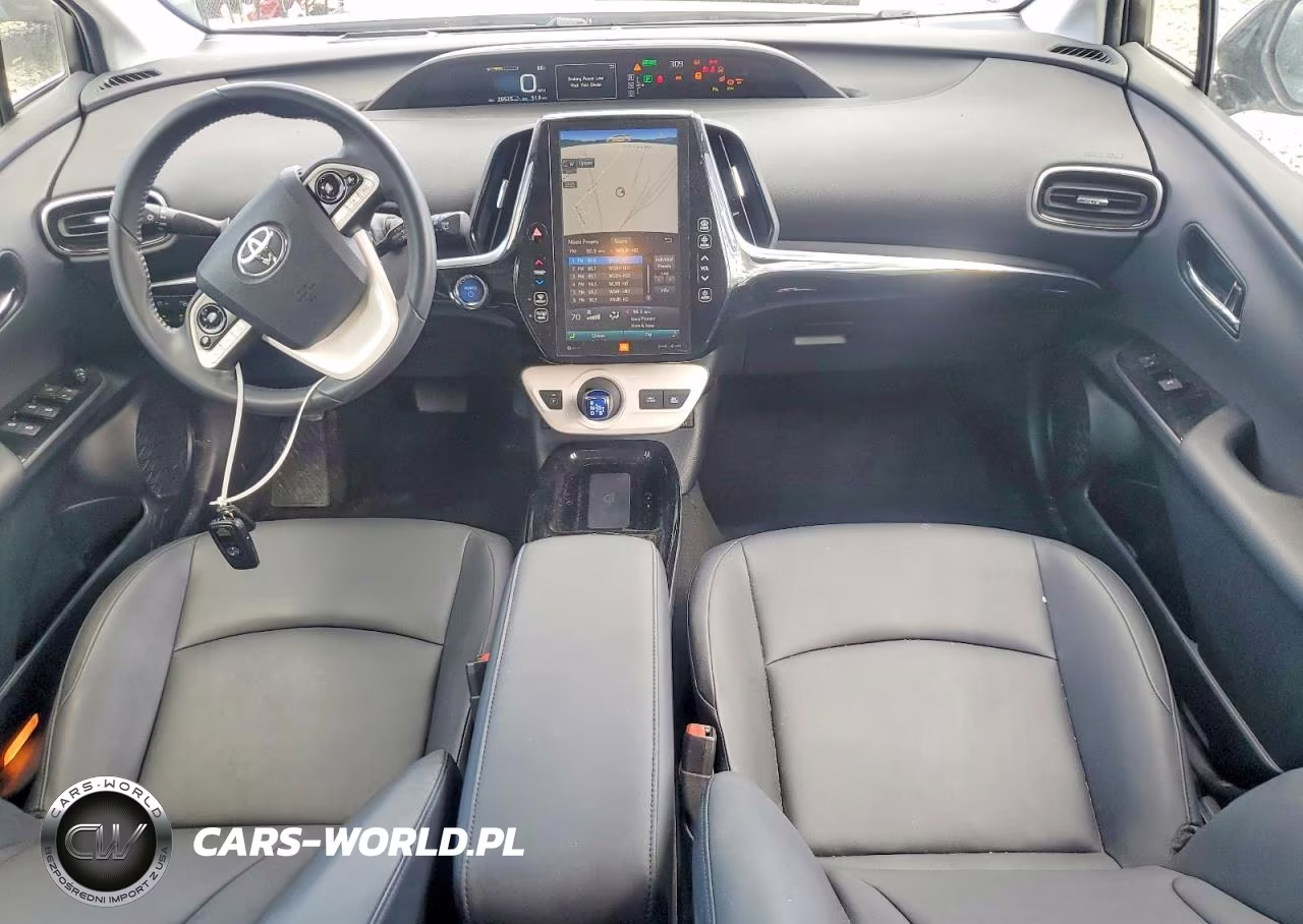 2018 Toyota Prius Four VIN:JTDKARFU3J3055417 - 8