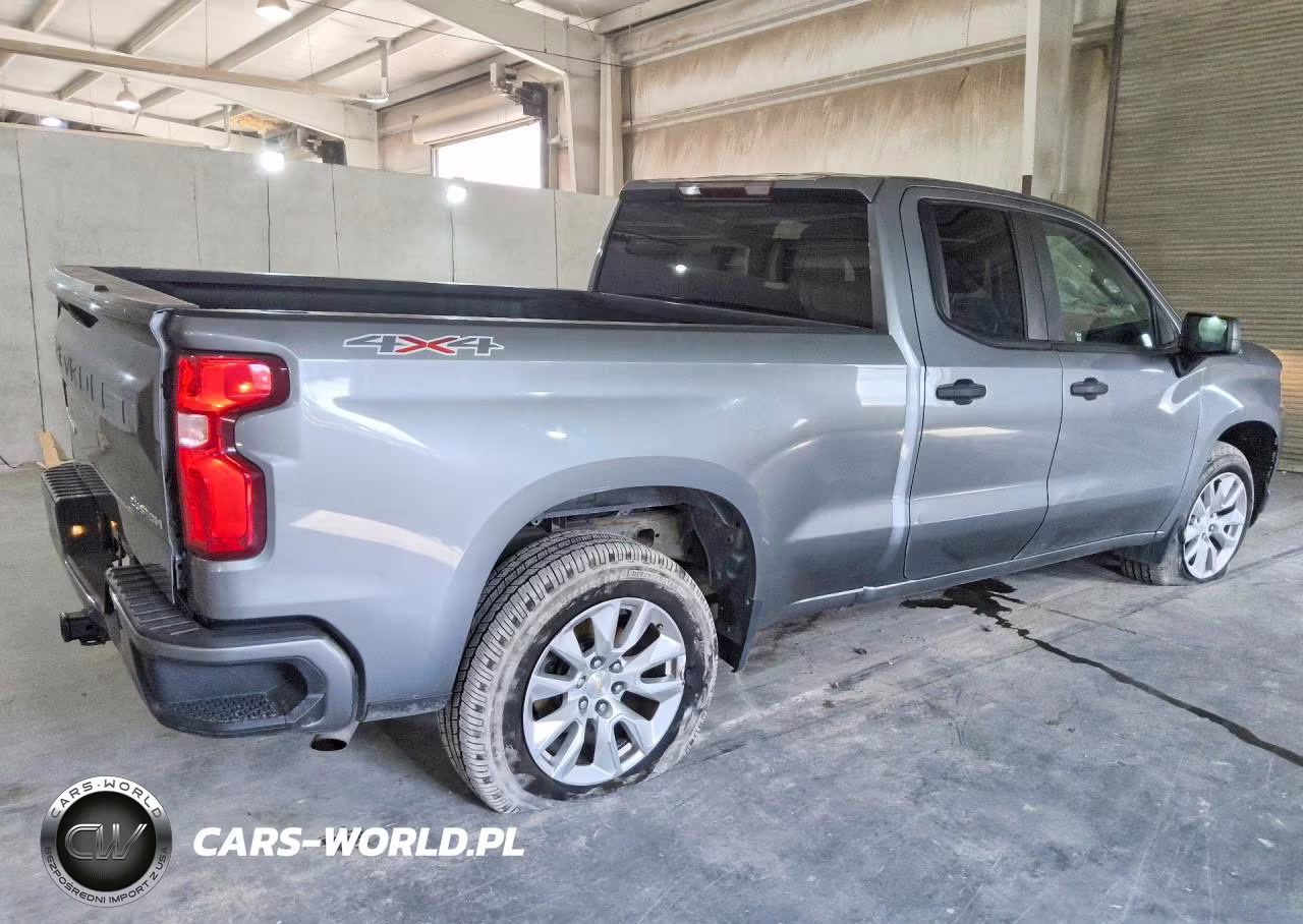 2020 Chevrolet Silverado K1500 Custom VIN:1GCRYBEK7LZ201416 - 3