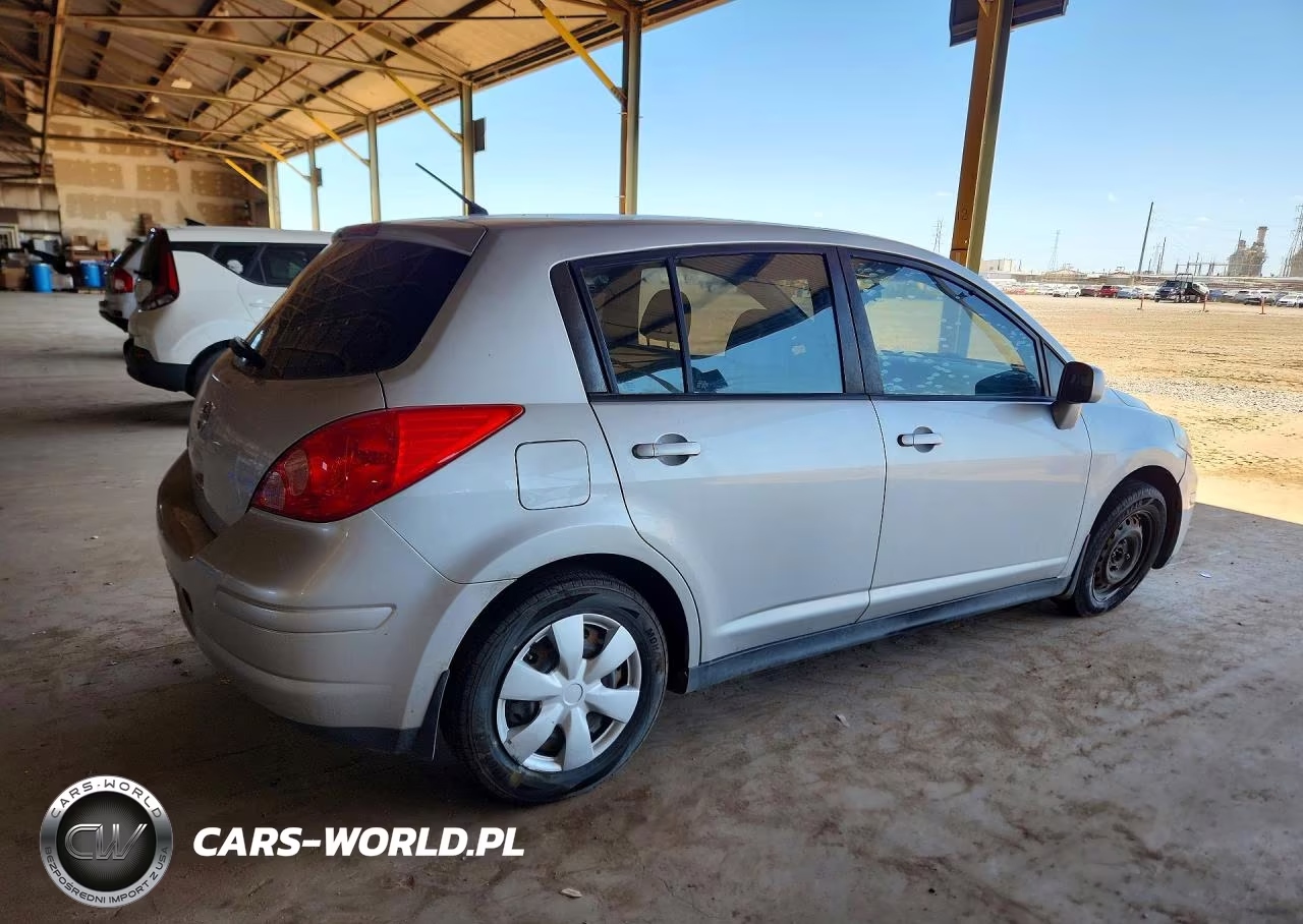 2011 Nissan Versa 1.8 S VIN:3N1BC1CP2BL492070 - 3