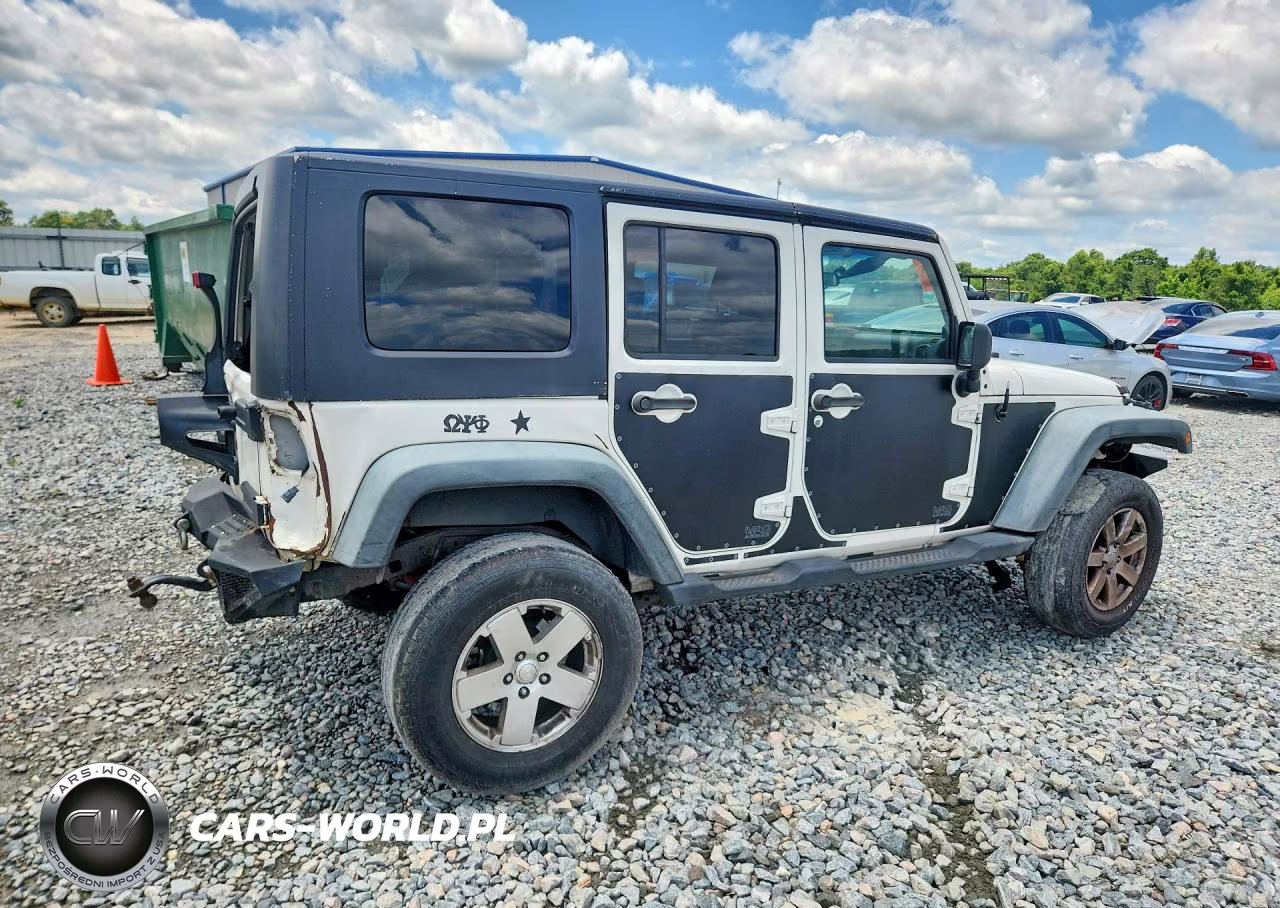 2008 Jeep Wrangler Unlimited X VIN:1J4GA39108L561456 - 3