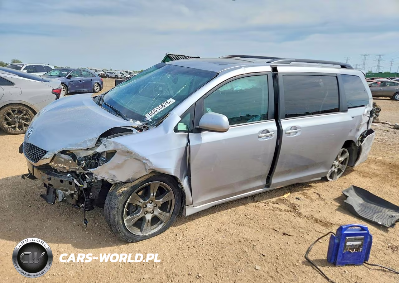 2017 Toyota Sienna Se – zdjęcie 1 z 13