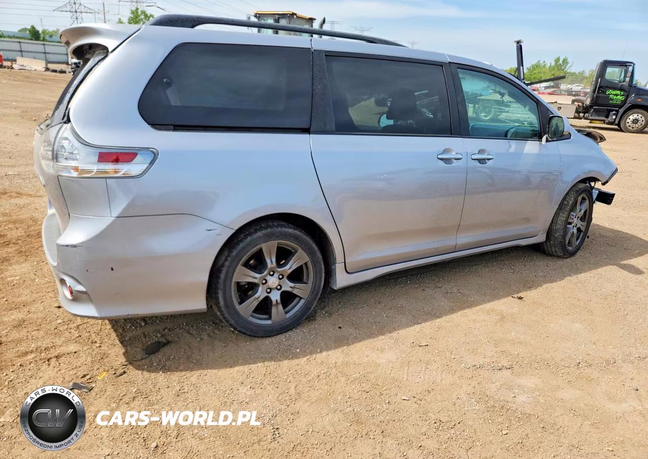 2017 Toyota Sienna Se VIN:5TDXZ3DC1HS792419 - 3
