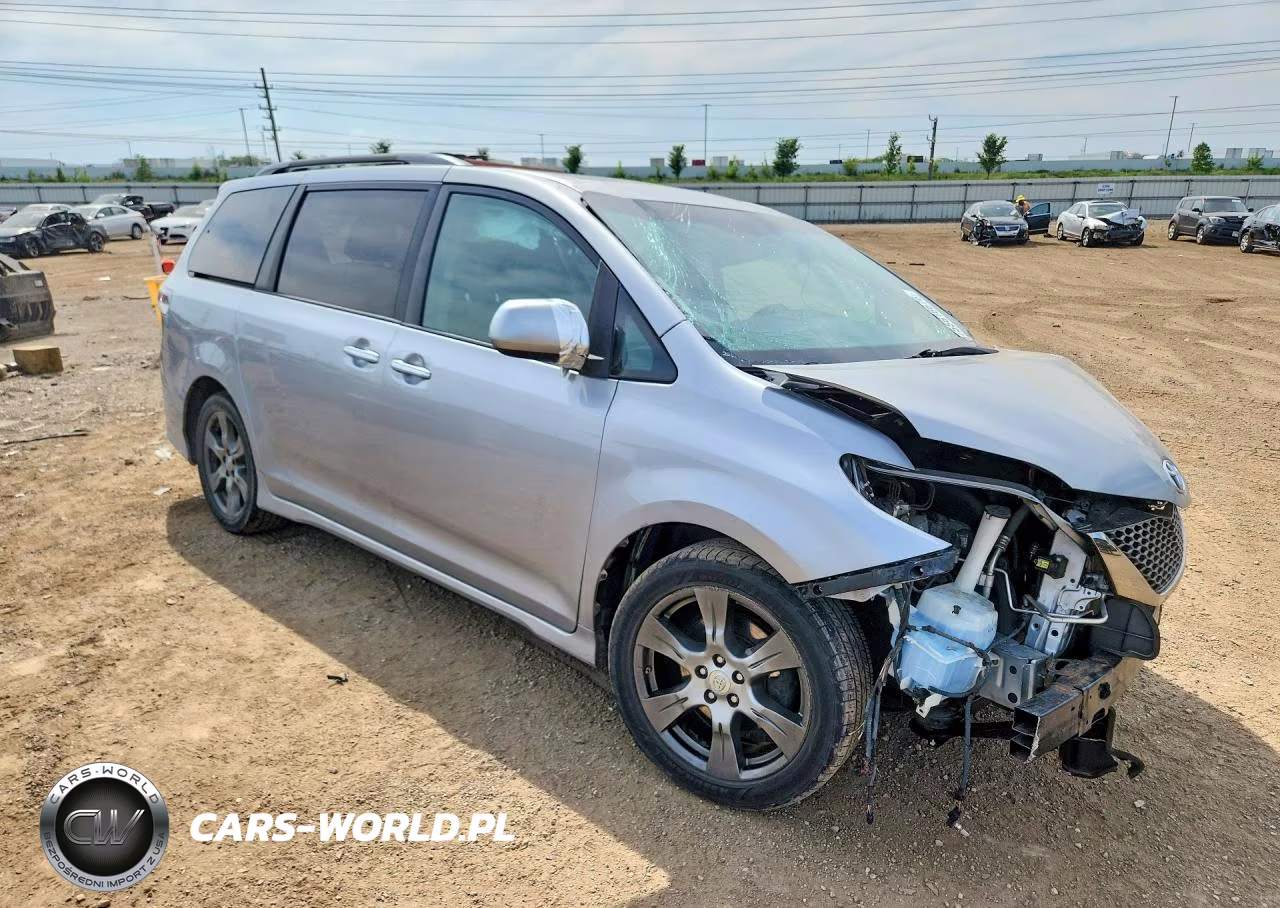 2017 Toyota Sienna Se VIN:5TDXZ3DC1HS792419 - 4