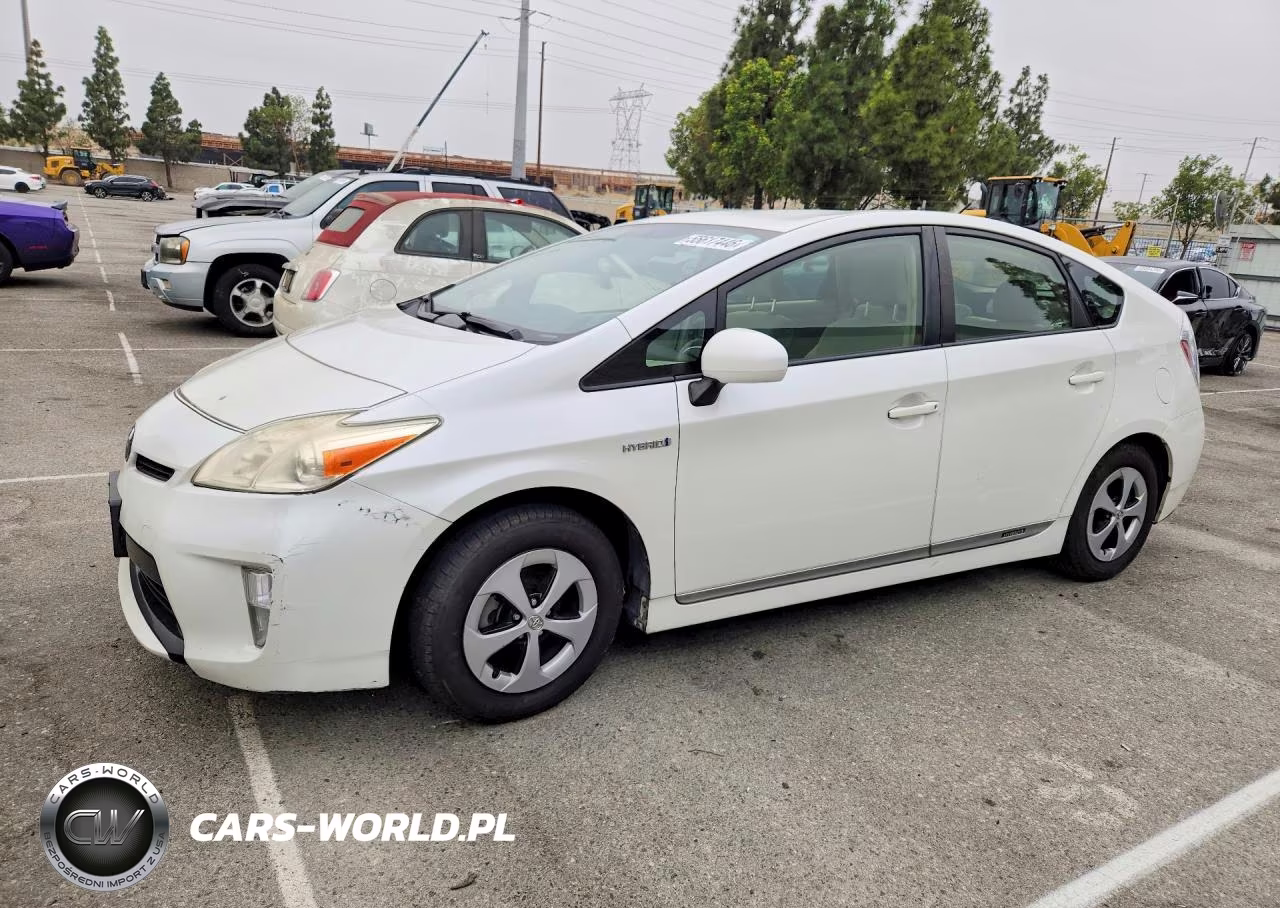 2014 Toyota Prius Three – zdjęcie 1 z 12