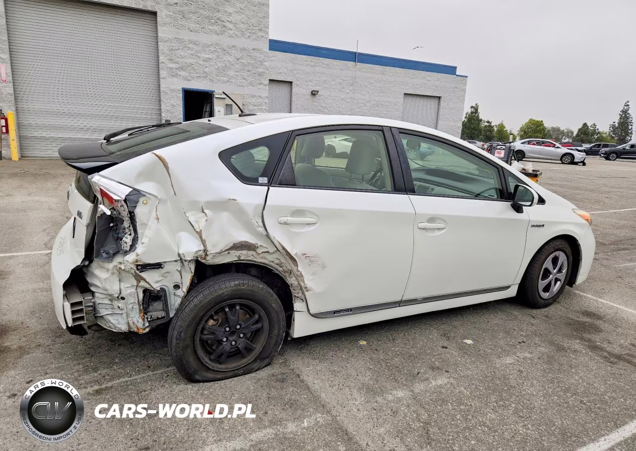 2014 Toyota Prius Three VIN:JTDKN3DU7E1781321 - 3