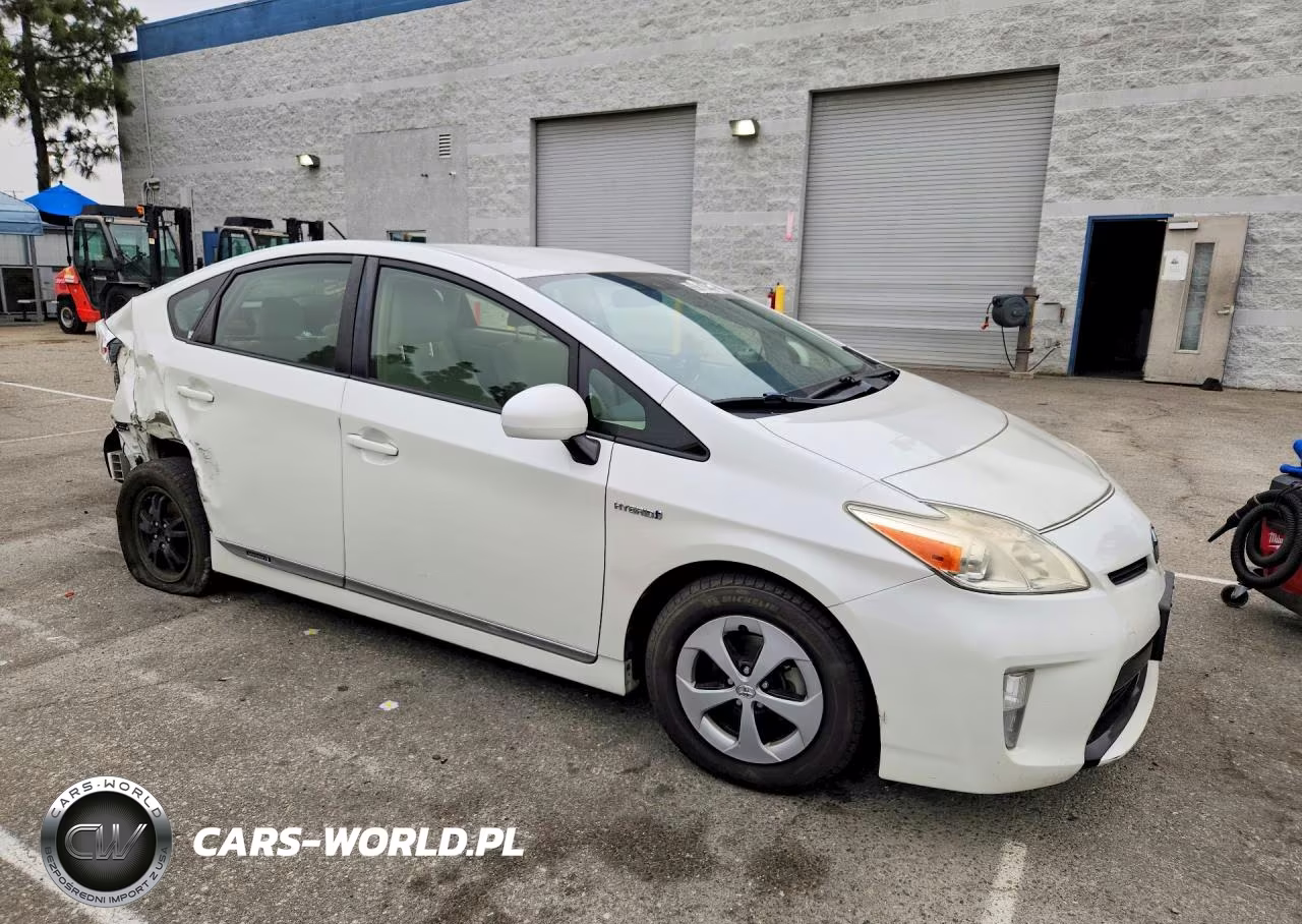 2014 Toyota Prius Three VIN:JTDKN3DU7E1781321 - 4