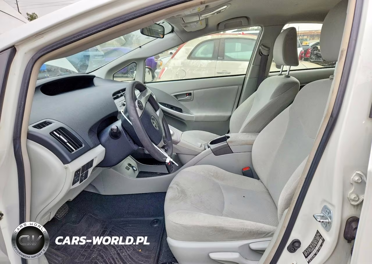 2014 Toyota Prius Three VIN:JTDKN3DU7E1781321 - 7