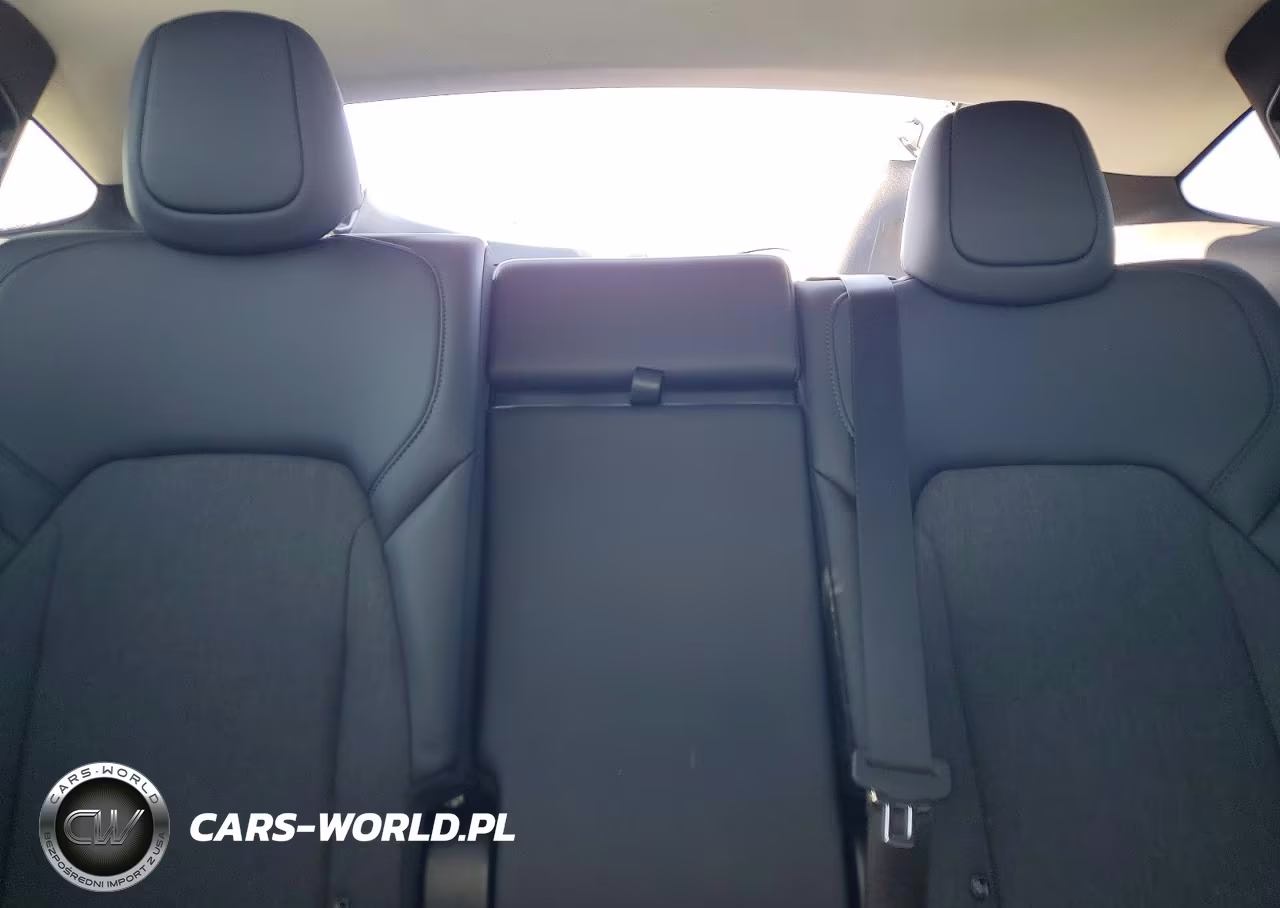 2026 Tesla Model Y VIN:7SAYGDED9TA596877 - 10