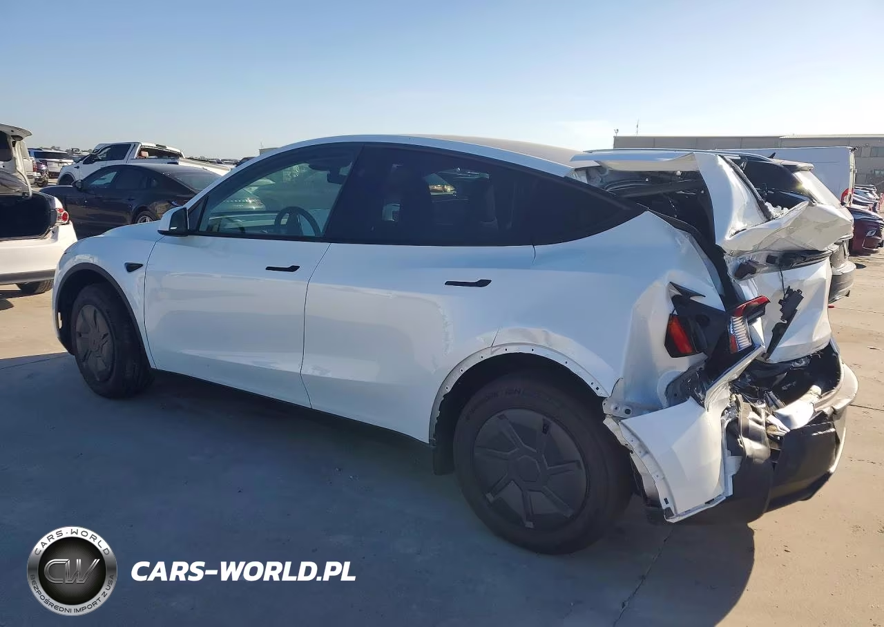 2026 Tesla Model Y VIN:7SAYGDED9TA596877 - 2