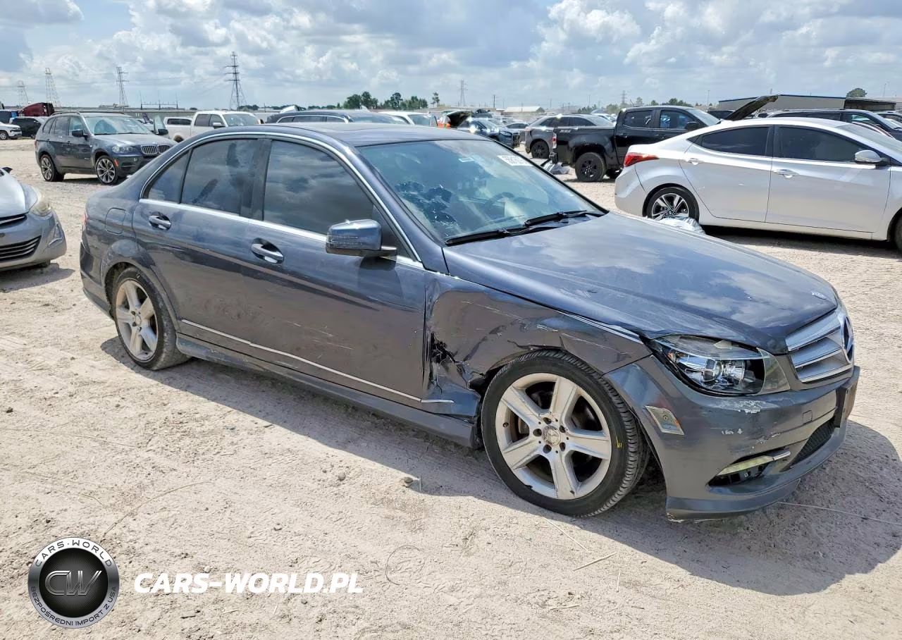 2011 Mercedes-Benz C 300 VIN:WDDGF5EB4BR168670 - 4