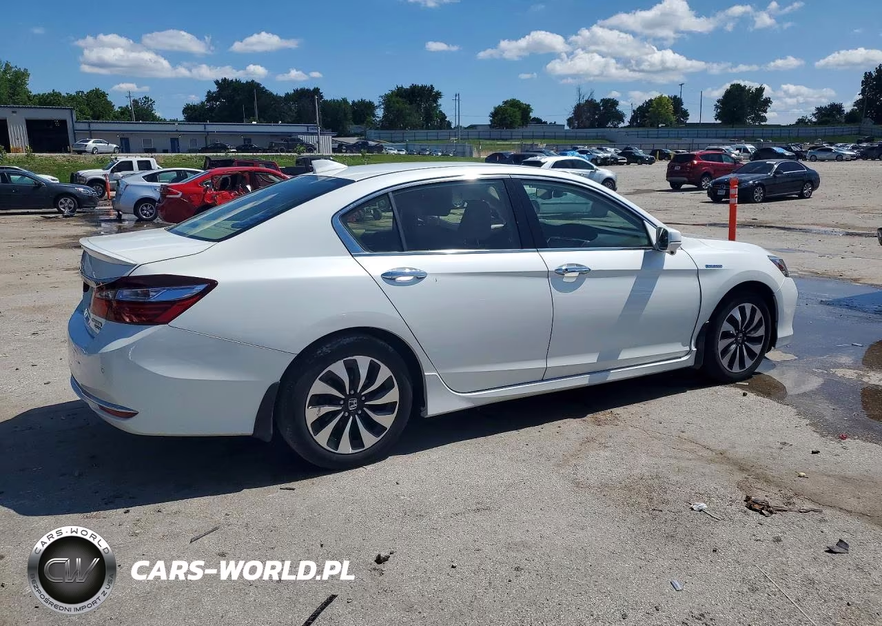 2017 Honda Accord Touring Hybrid VIN:JHMCR6F77HC019891 - 3