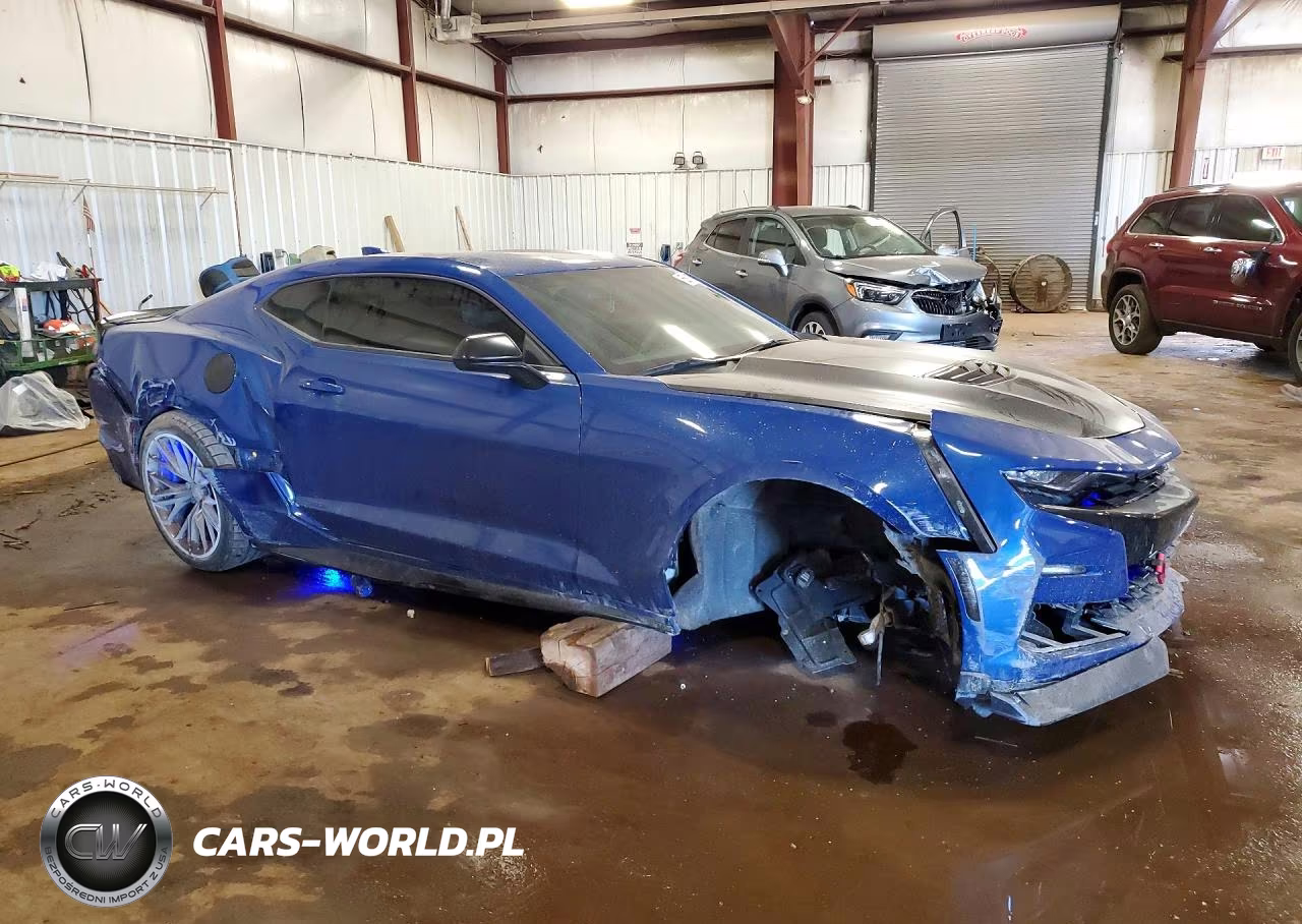 2019 Chevrolet Camaro 1Ss VIN:1G1FE1R73K0109906 - 4