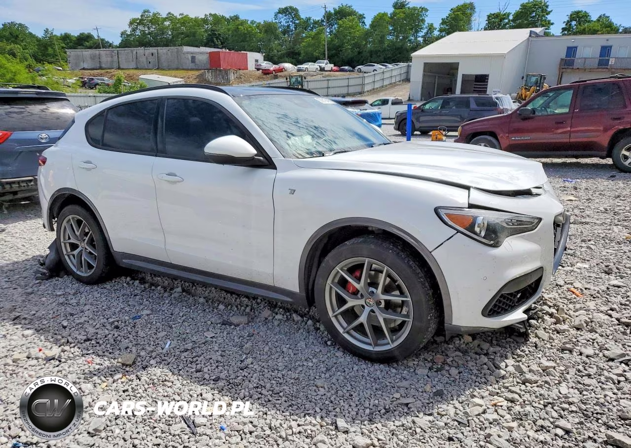 2022 Alfa Romeo Stelvio Ti VIN:ZASPAKBN5N7D33400 - 4