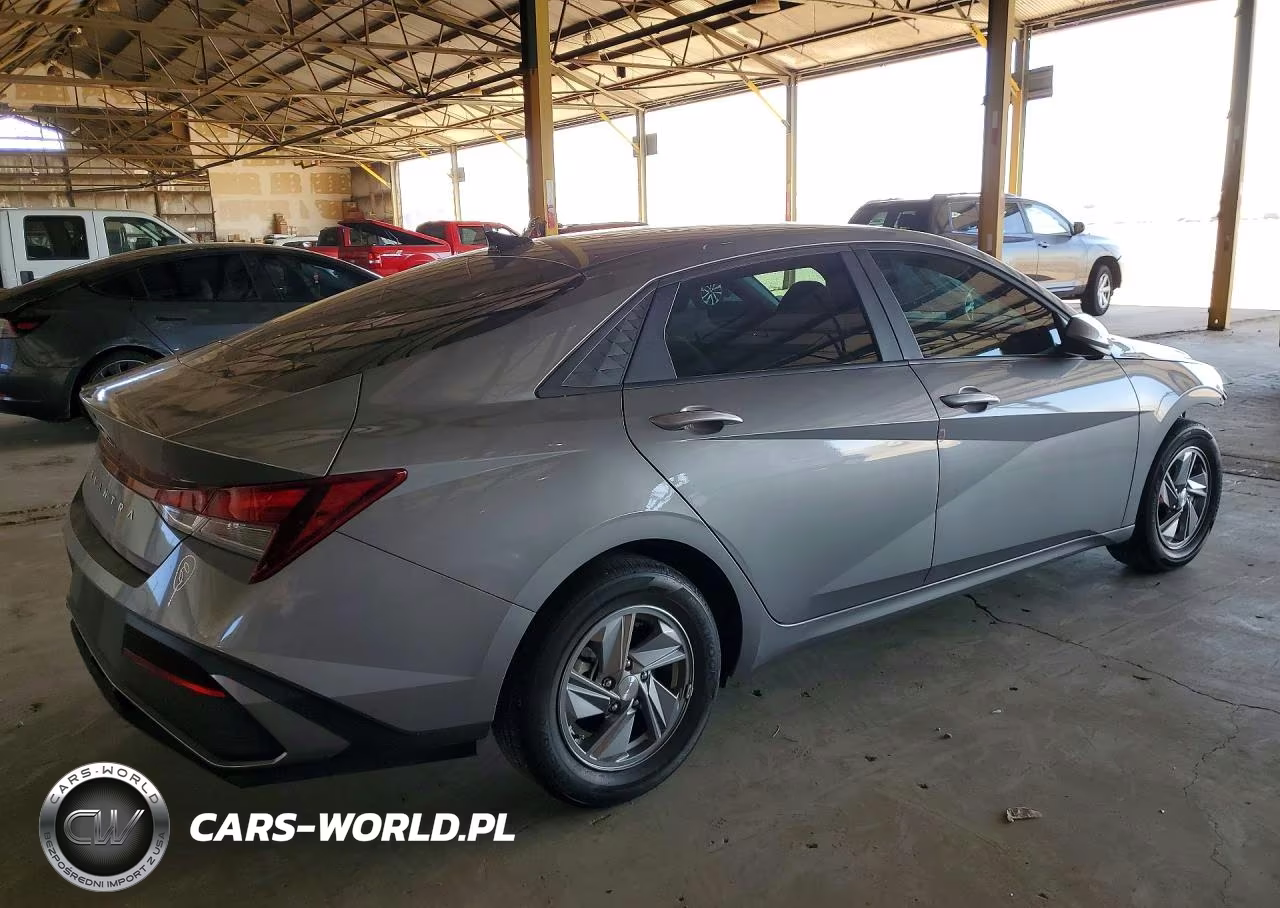 2024 Hyundai Elantra Se VIN:KMHLL4DGXRU818047 - 3
