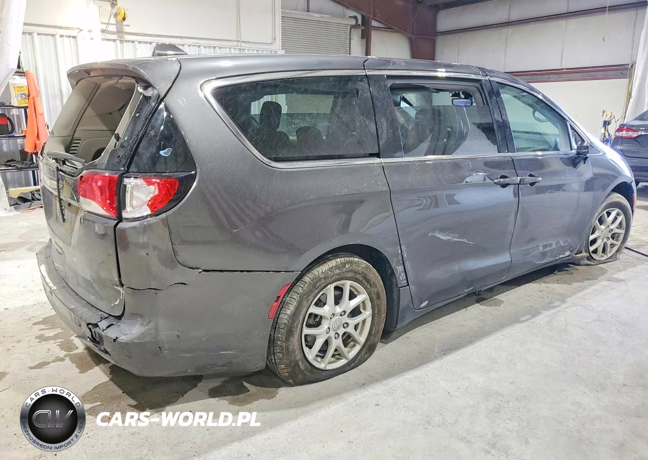 2017 Chrysler Pacifica Lx VIN:2C4RC1CG3HR684489 - 3
