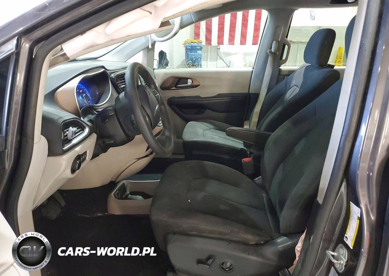 2017 Chrysler Pacifica Lx VIN:2C4RC1CG3HR684489 - 7