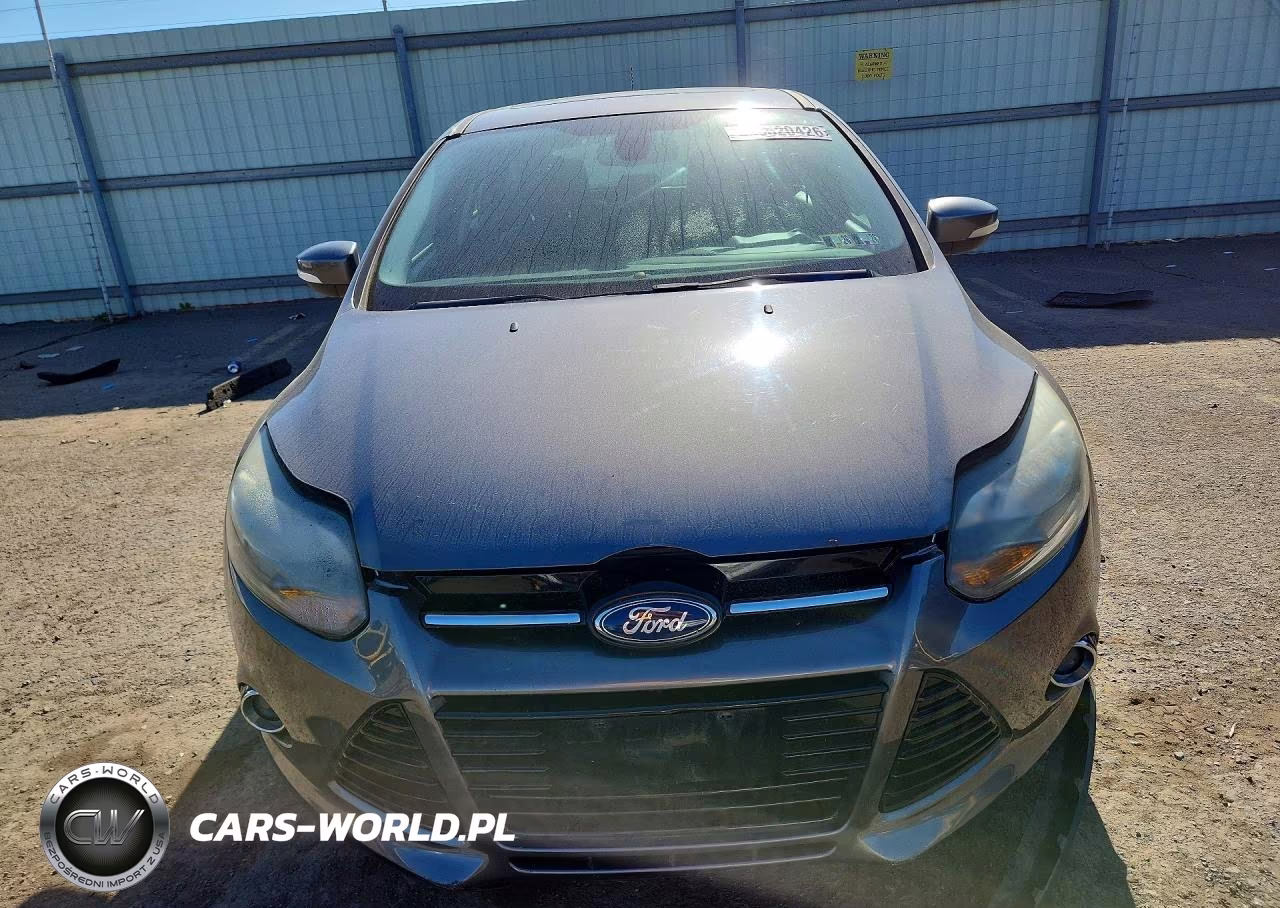 2012 Ford Focus Titanium VIN:1FAHP3N22CL402153 - 5