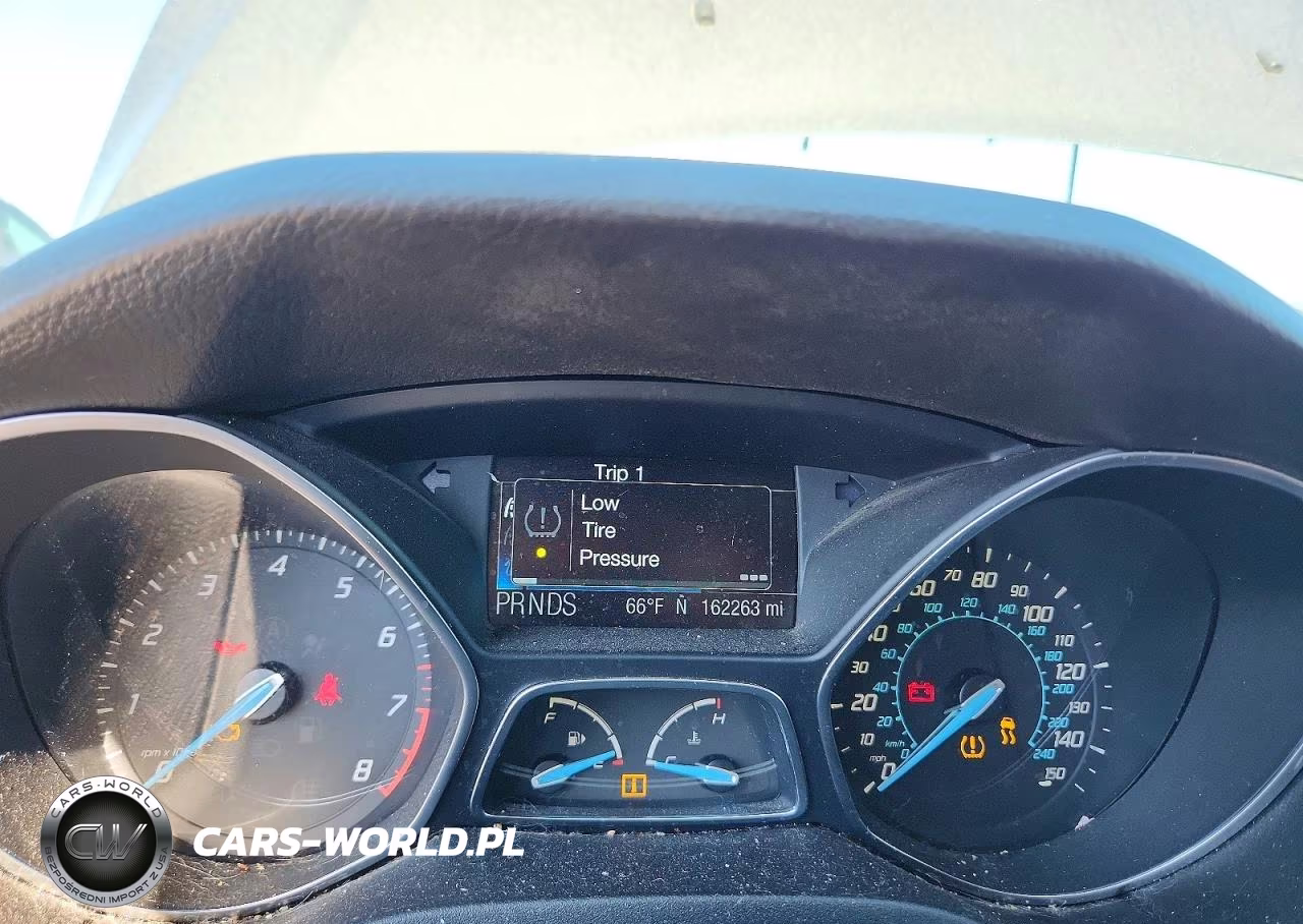 2012 Ford Focus Titanium VIN:1FAHP3N22CL402153 - 9