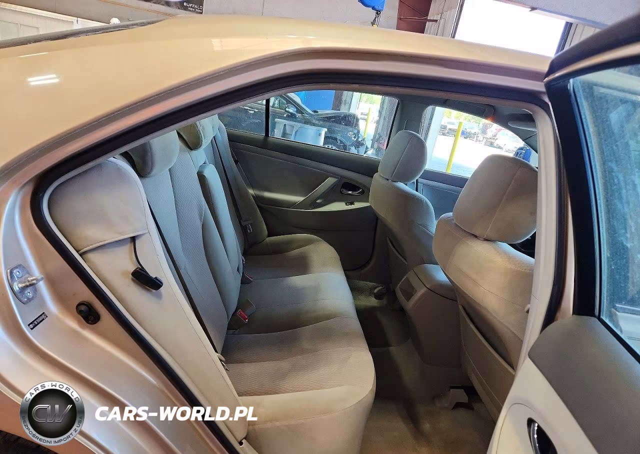 2010 Toyota Camry Le VIN:4T1BF3EK6AU049633 - 10