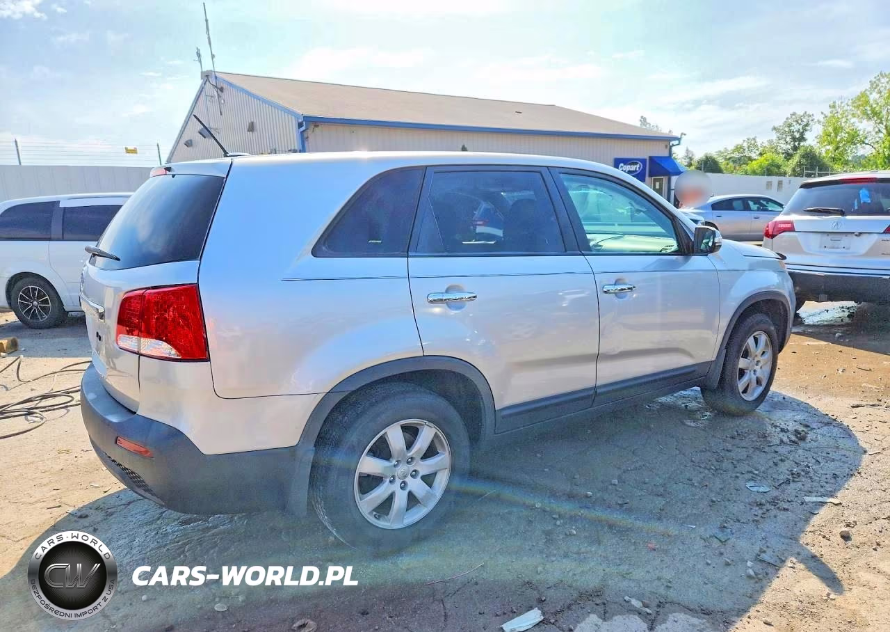 2013 Kia Sorento Lx VIN:5XYKT3A17DG314303 - 3